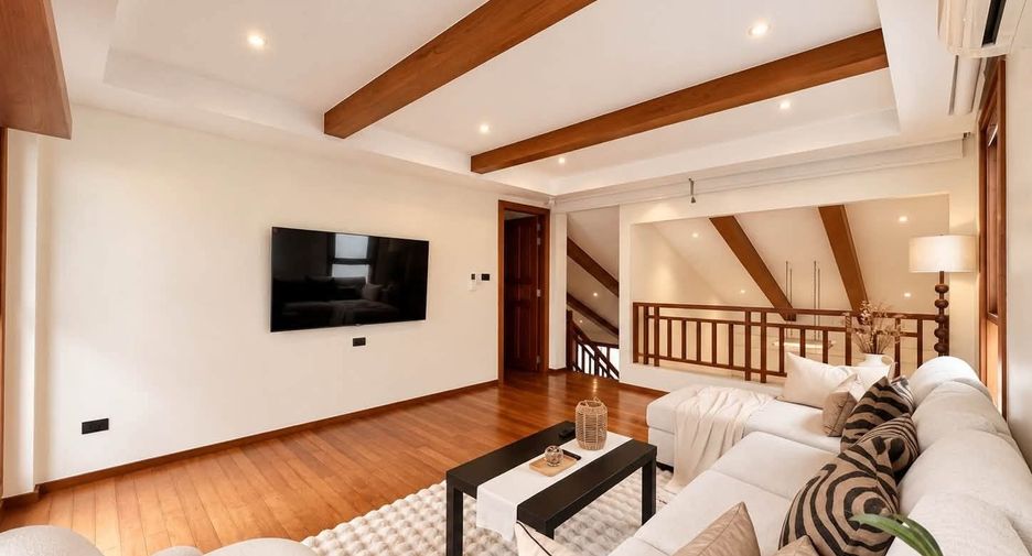 À louer 4 chambres villa à Mueang Phuket, Phuket