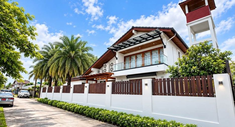 À louer 4 chambres villa à Mueang Phuket, Phuket