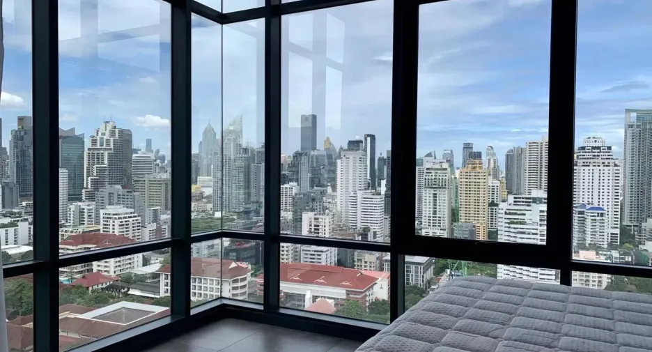 For sale そして for rent 2 ベッドルーム condo in Watthana, Bangkok