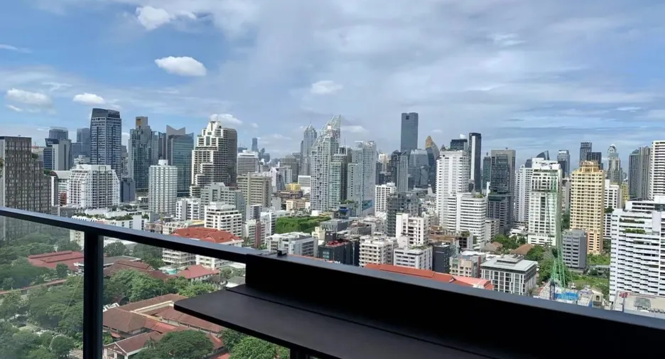 For sale そして for rent 2 ベッドルーム condo in Watthana, Bangkok