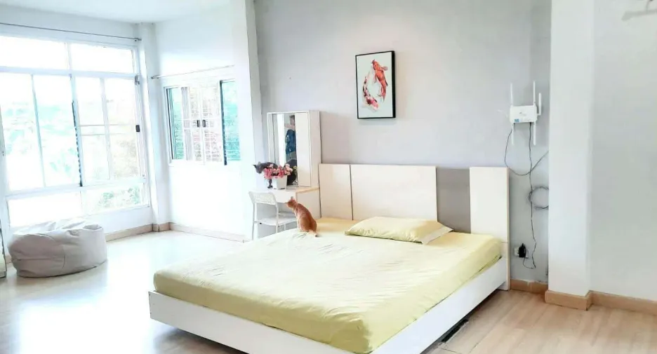 À louer 4 chambres maison à Saraphi, Chiang Mai