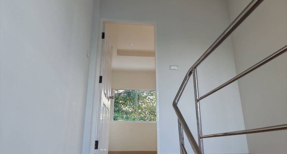 Reihenhaus zum Kauf mit 2 Zimmer in Mueang Chiang Mai, Chiang Mai