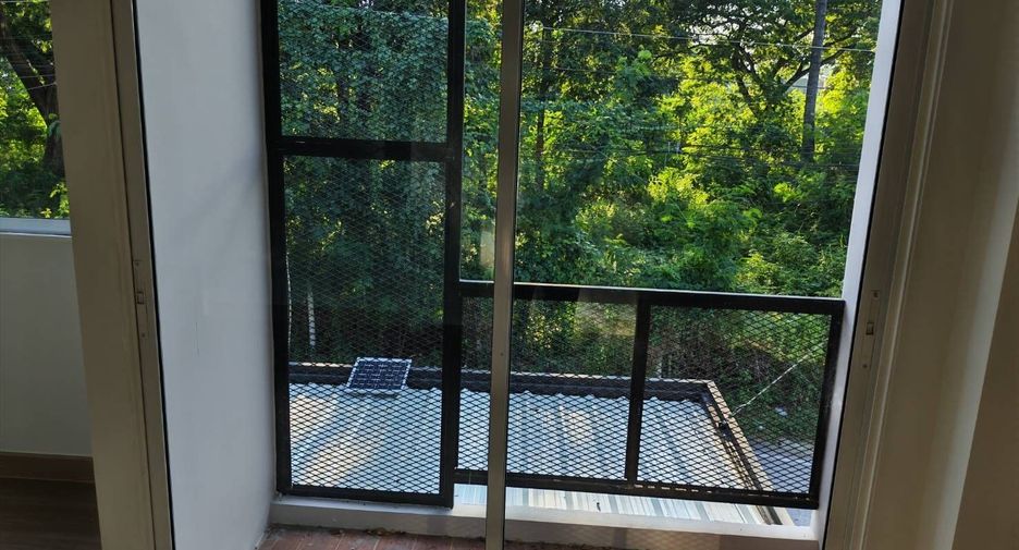 Reihenhaus zum Kauf mit 2 Zimmer in Mueang Chiang Mai, Chiang Mai