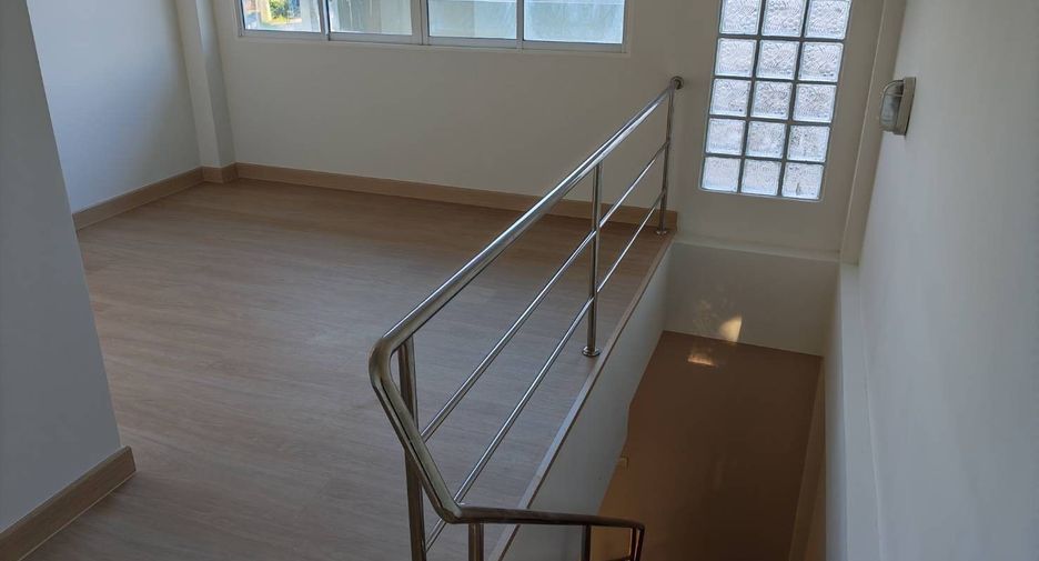 Reihenhaus zum Kauf mit 2 Zimmer in Mueang Chiang Mai, Chiang Mai