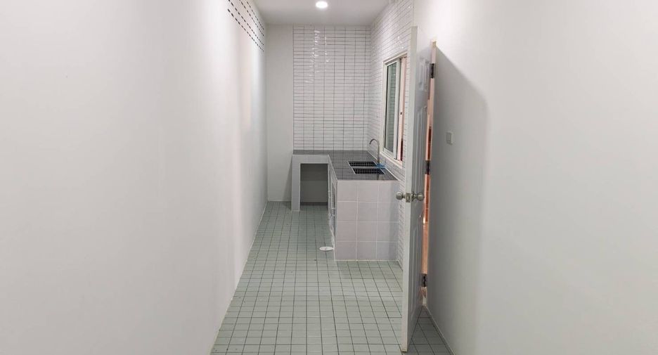 Reihenhaus zum Kauf mit 2 Zimmer in Mueang Chiang Mai, Chiang Mai