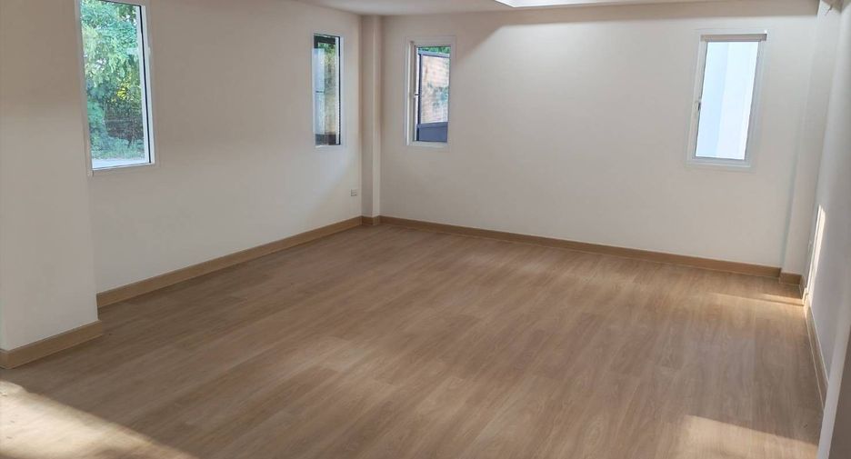 Reihenhaus zum Kauf mit 2 Zimmer in Mueang Chiang Mai, Chiang Mai