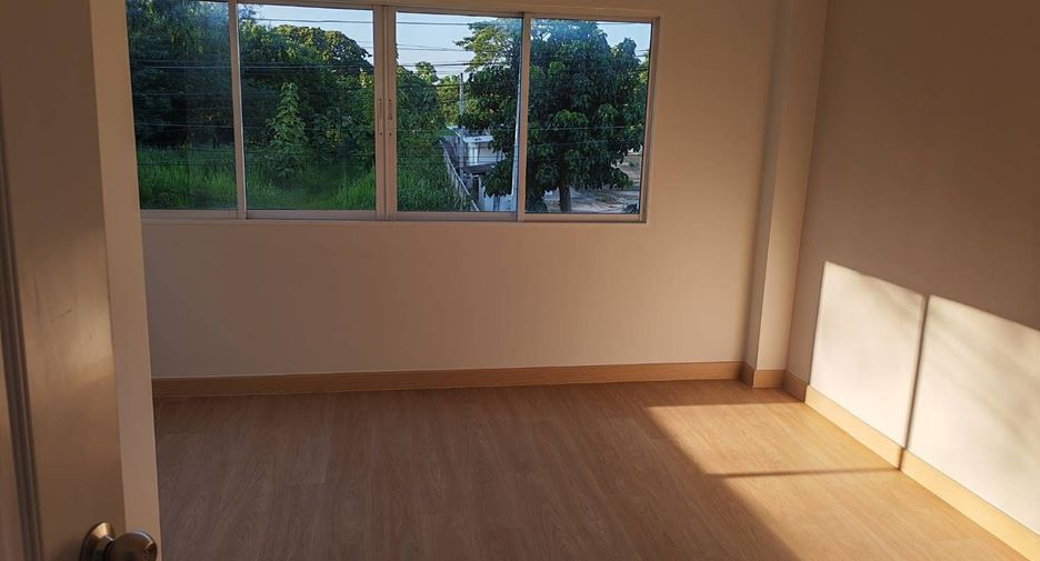 Reihenhaus zum Kauf mit 2 Zimmer in Mueang Chiang Mai, Chiang Mai
