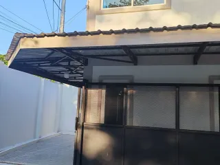Reihenhaus zum Kauf mit 2 Zimmer in Mueang Chiang Mai, Chiang Mai