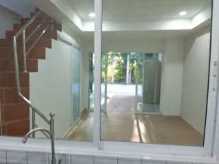 Reihenhaus zum Kauf mit 2 Zimmer in Mueang Chiang Mai, Chiang Mai