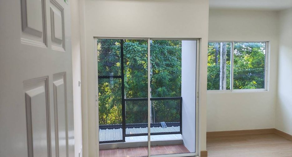Reihenhaus zum Kauf mit 2 Zimmer in Mueang Chiang Mai, Chiang Mai