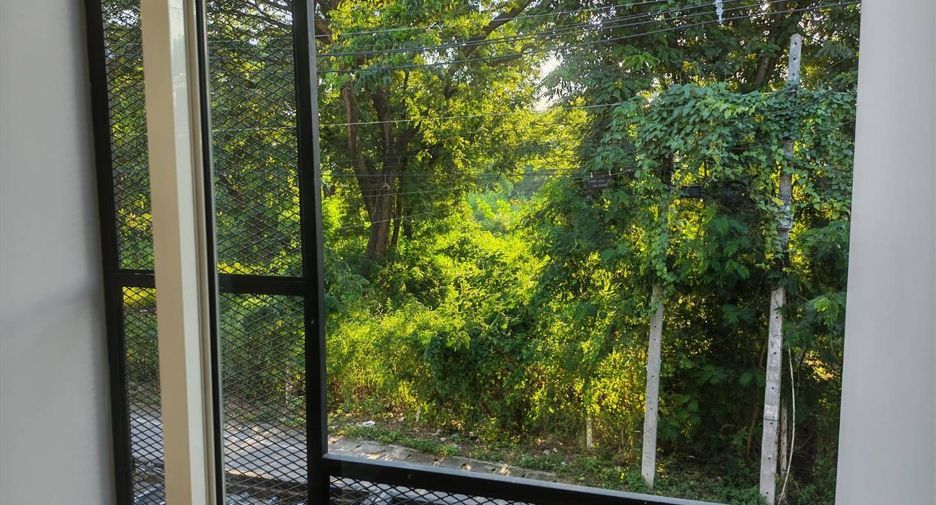 Reihenhaus zum Kauf mit 2 Zimmer in Mueang Chiang Mai, Chiang Mai