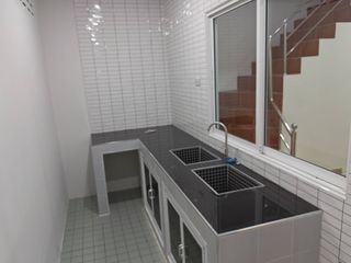 Reihenhaus zum Kauf mit 2 Zimmer in Mueang Chiang Mai, Chiang Mai