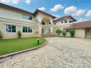 À vendre 5 chambres villa à Bang Lamung, Chonburi