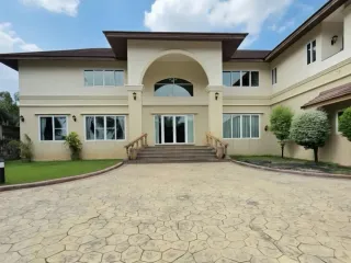 À vendre 5 chambres villa à Bang Lamung, Chonburi