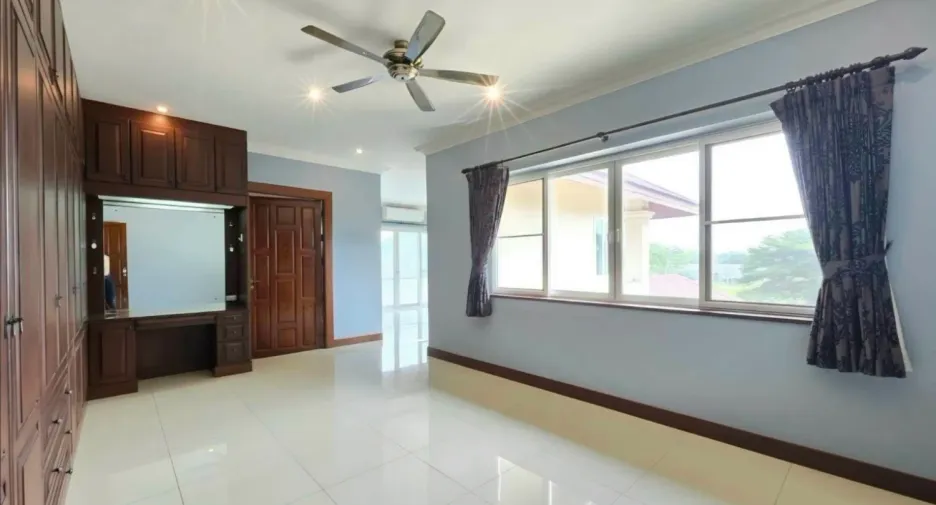 ขาย 5 ห้องนอน วิลล่า ใน บางละมุง, ชลบุรี
