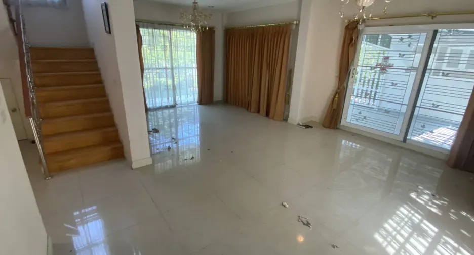 Casa en venta de 4 habitaciones en Khan Na Yao, Bangkok