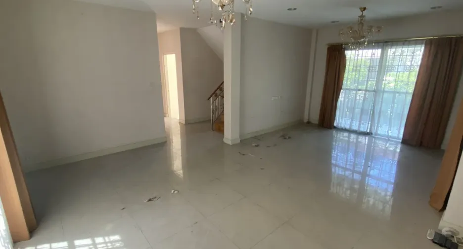 Casa en venta de 4 habitaciones en Khan Na Yao, Bangkok