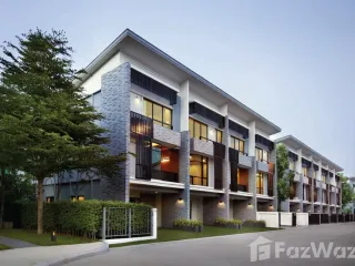 Casa adosada en venta de 3 habitaciones en Bang Phli, Samut Prakan
