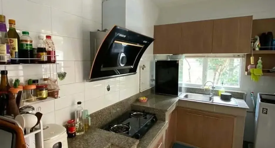 For rent 4 bedrooms house in Mueang Chiang Mai, Chiang Mai