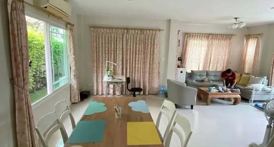 For rent 4 bedrooms house in Mueang Chiang Mai, Chiang Mai