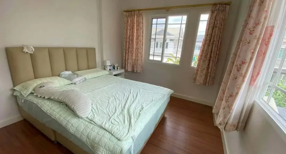 For rent 4 bedrooms house in Mueang Chiang Mai, Chiang Mai