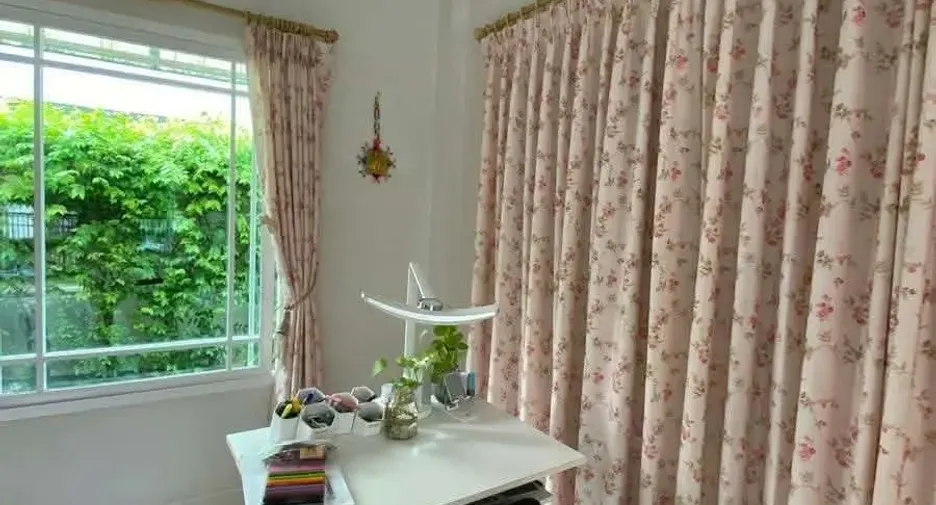 For rent 4 bedrooms house in Mueang Chiang Mai, Chiang Mai