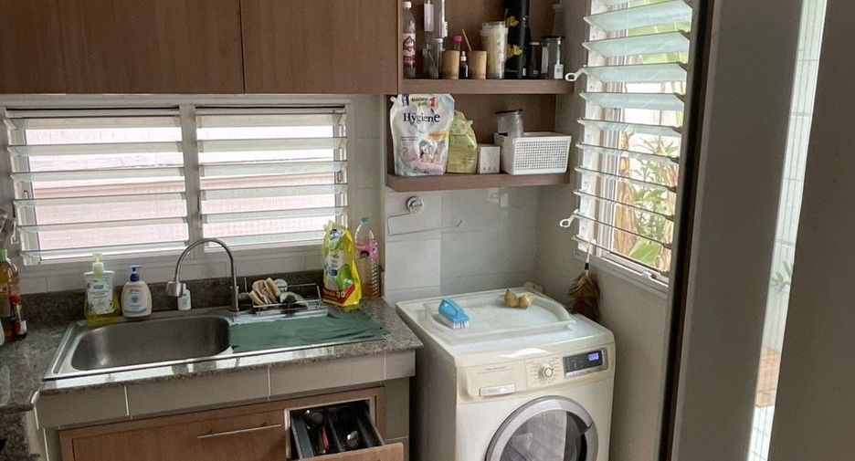 For sale 3 ベッドルーム house in Bang Kapi, Bangkok