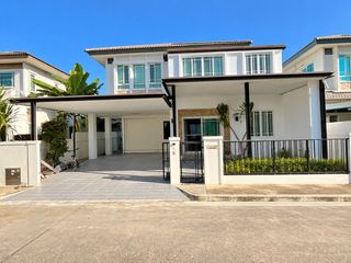 For sale 3 ベッドルーム house in Bang Kapi, Bangkok