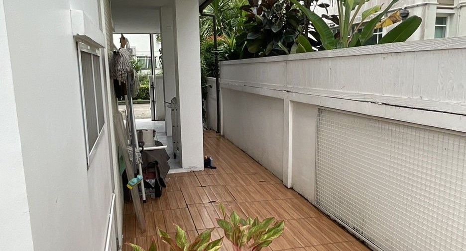 For sale 3 ベッドルーム house in Bang Kapi, Bangkok