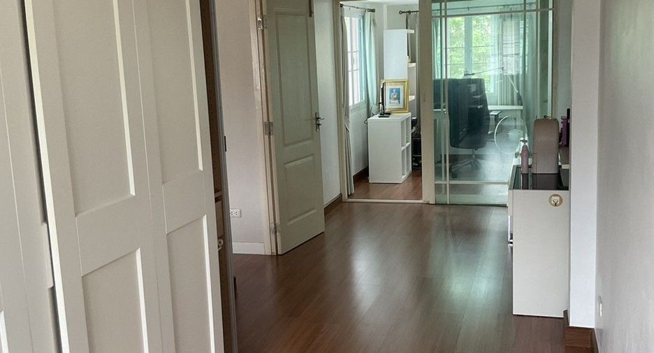 For sale 3 ベッドルーム house in Bang Kapi, Bangkok