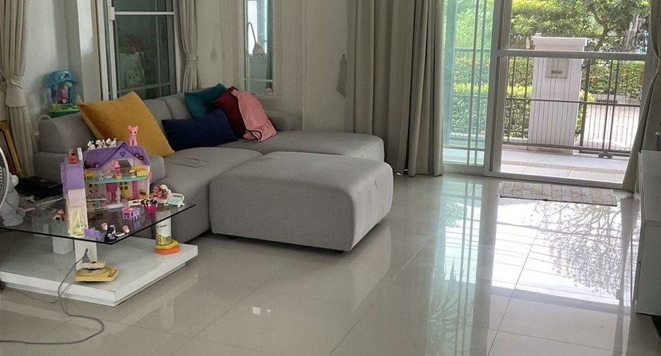 For sale 3 ベッドルーム house in Bang Kapi, Bangkok