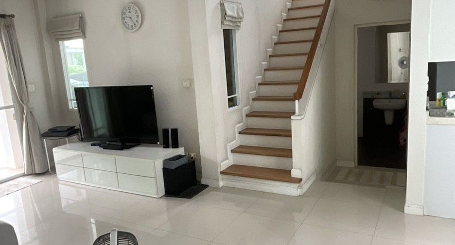 For sale 3 ベッドルーム house in Bang Kapi, Bangkok