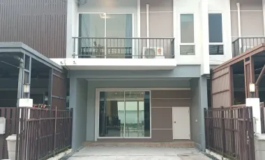 For rent 3 bedrooms townhouse in Lam Luk Ka, Pathum Thani