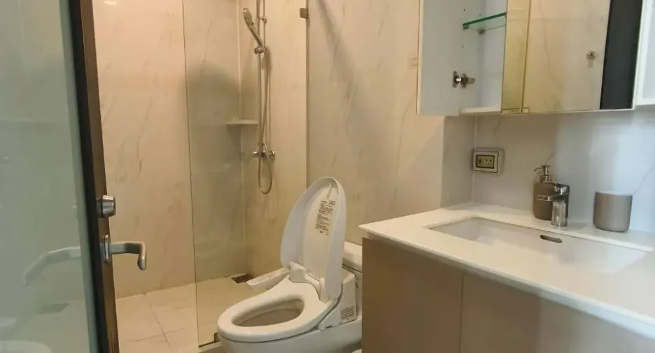 For rent 1 bed condo in Ratchathewi, Bangkok