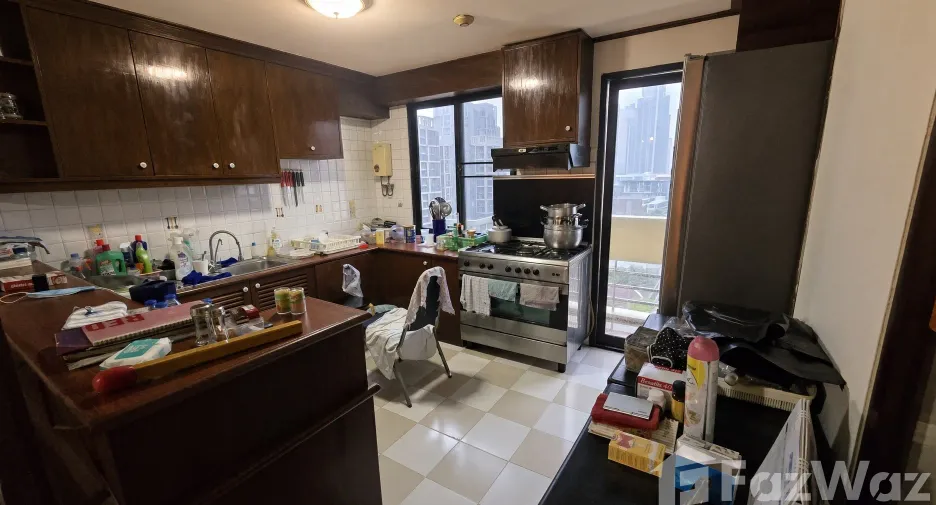 Condo en venta y en alquiler de 3 habitaciones en Watthana, Bangkok