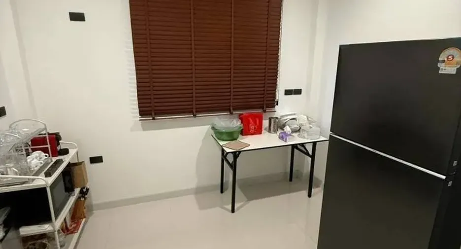 出租 4 卧室 独立屋 在 Phasi Charoen, 曼谷