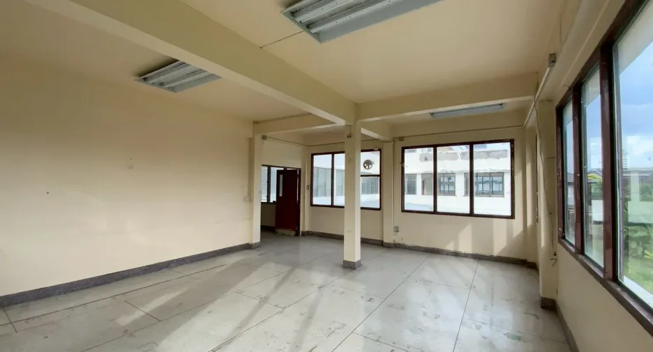 À vendre et à louer 12 chambres maison à Bang Na, Bangkok