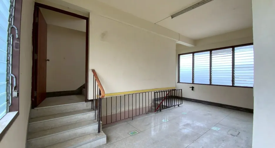 À vendre et à louer 12 chambres maison à Bang Na, Bangkok