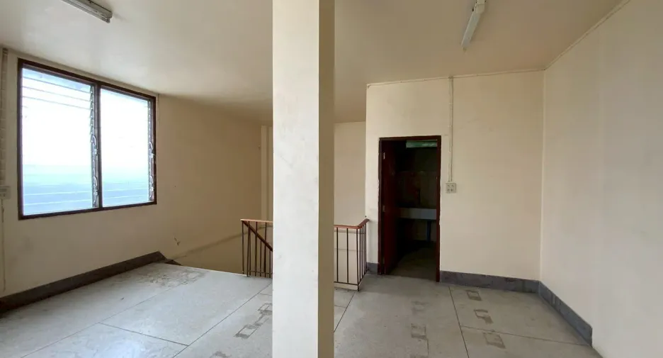 À vendre et à louer 12 chambres maison à Bang Na, Bangkok