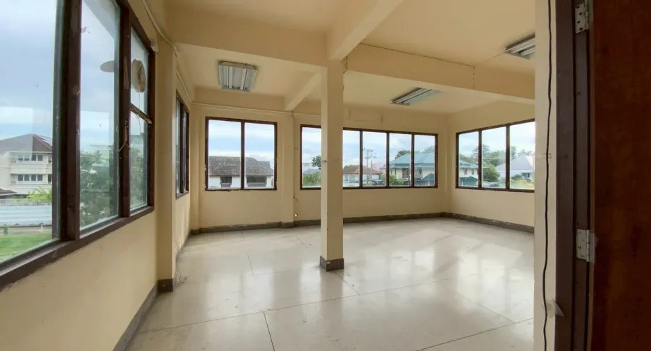 À vendre et à louer 12 chambres maison à Bang Na, Bangkok