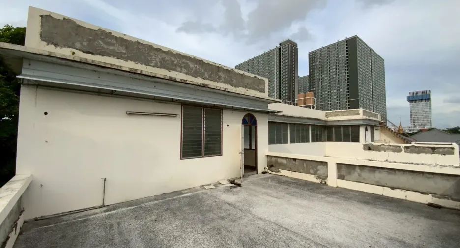 À vendre et à louer 12 chambres maison à Bang Na, Bangkok