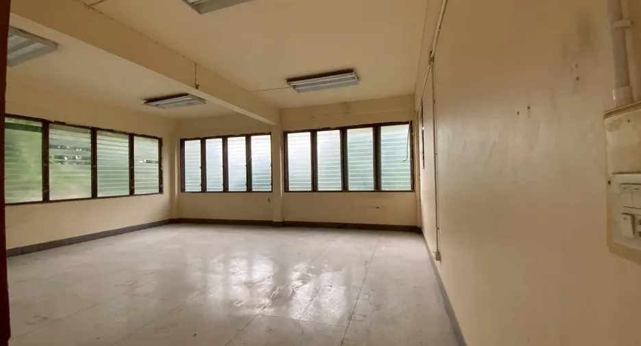 À vendre et à louer 12 chambres maison à Bang Na, Bangkok