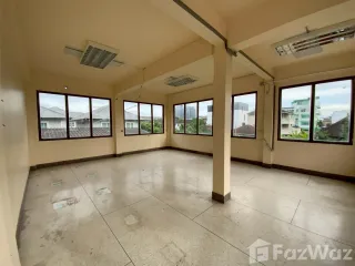 À vendre et à louer 12 chambres maison à Bang Na, Bangkok