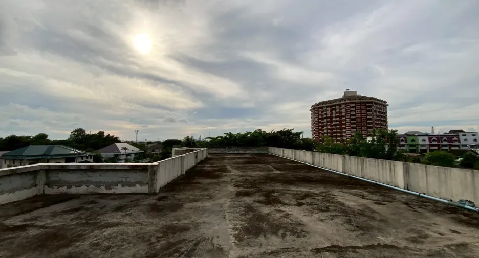 À vendre et à louer 12 chambres maison à Bang Na, Bangkok