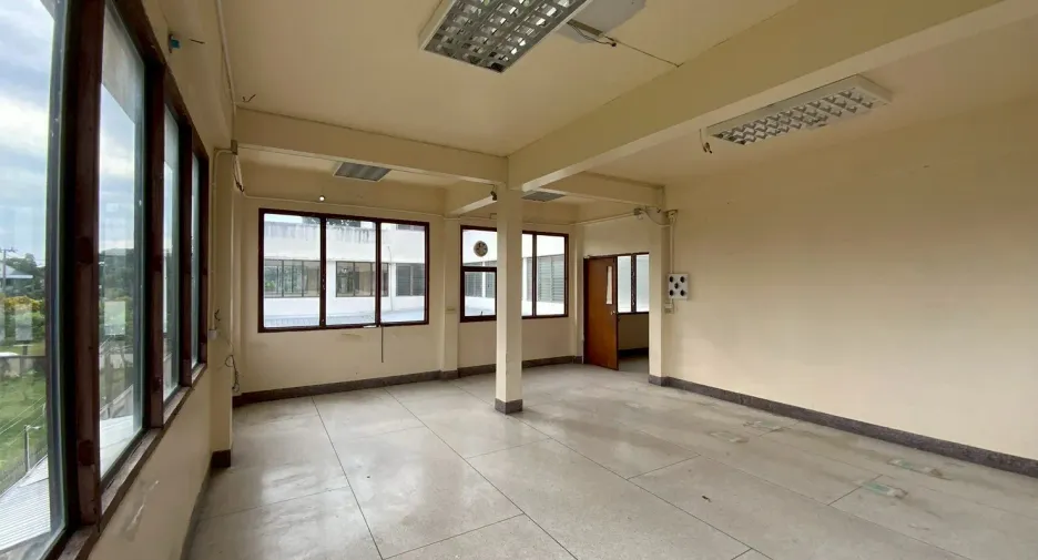 À vendre et à louer 12 chambres maison à Bang Na, Bangkok