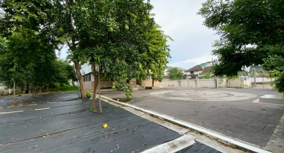 À vendre et à louer 12 chambres maison à Bang Na, Bangkok