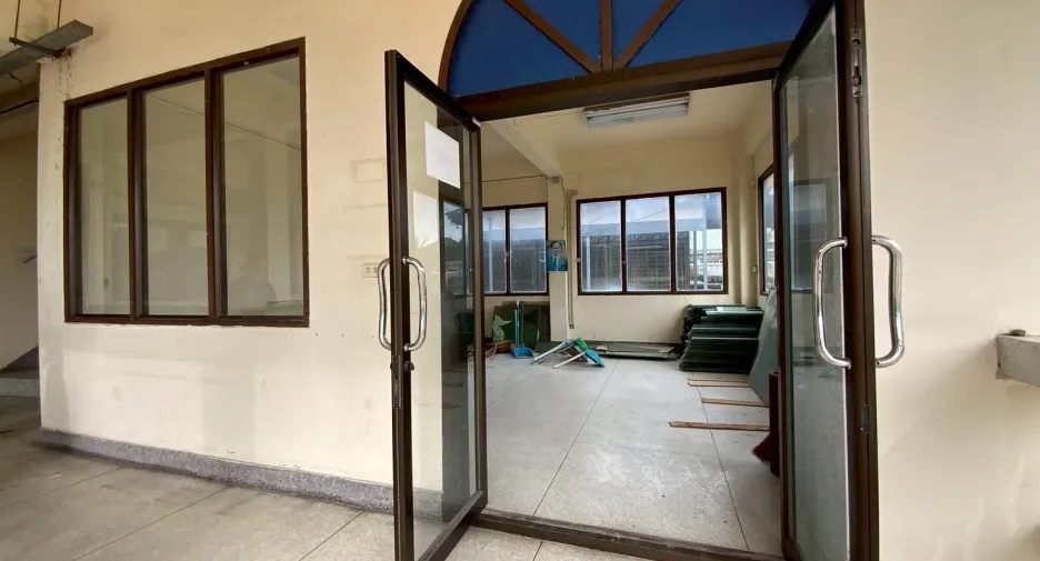 À vendre et à louer 12 chambres maison à Bang Na, Bangkok