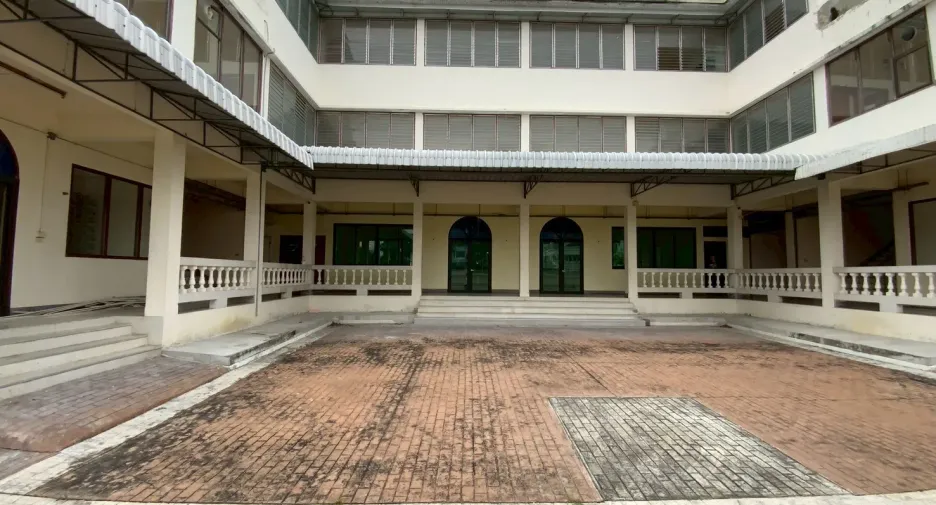 À vendre et à louer 12 chambres maison à Bang Na, Bangkok