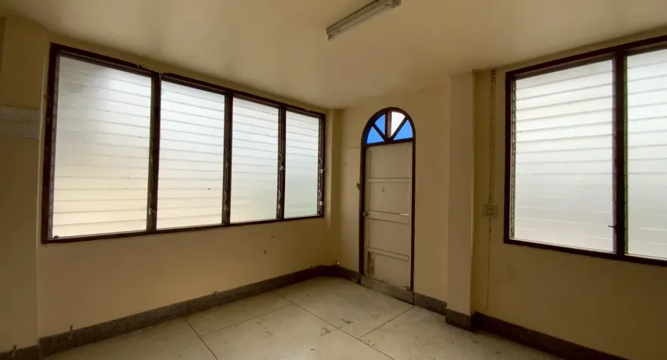 À vendre et à louer 12 chambres maison à Bang Na, Bangkok