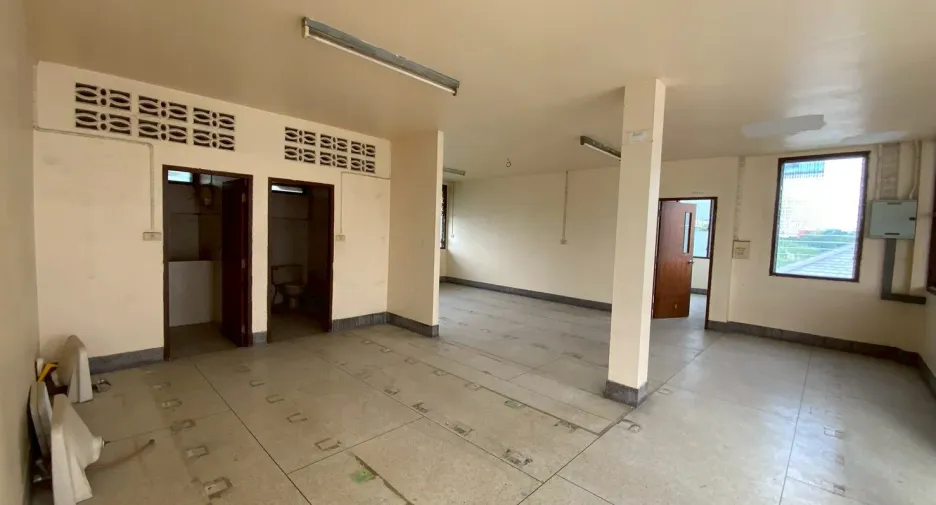 À vendre et à louer 12 chambres maison à Bang Na, Bangkok